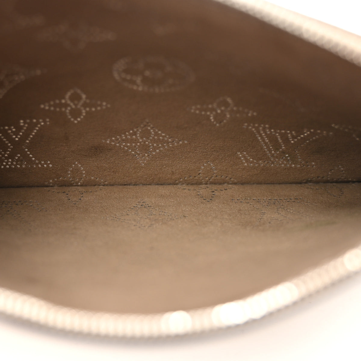 Louis Vuitton Mahina Pochette Galet 5 of 6