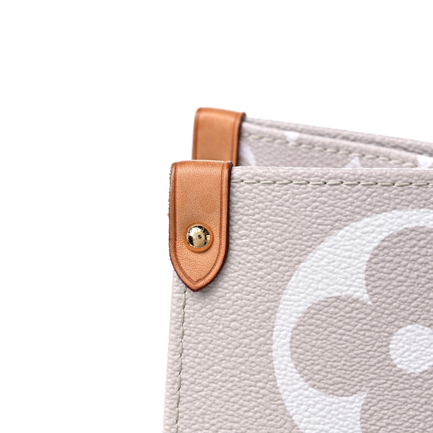 Louis Vuitton Monogram Giant By The Pool OnTheGo GM Brume 15 of 18