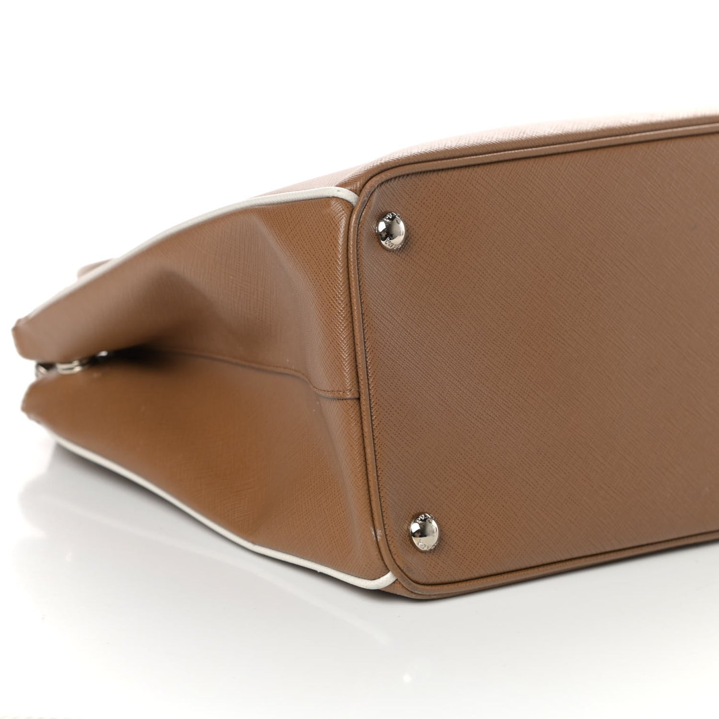 Saffiano Medium Galleria Double Zip Tote Cannella Talco