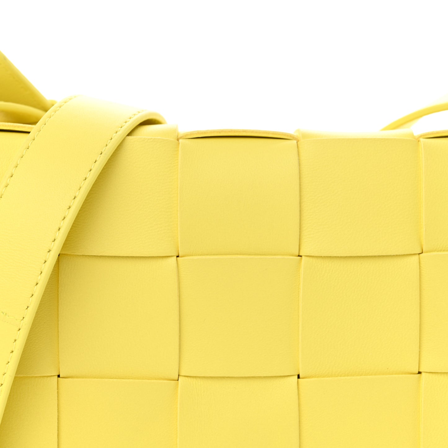 Lambskin Maxi Intreccio Small Cassette Crossbody Bag Sherbert
