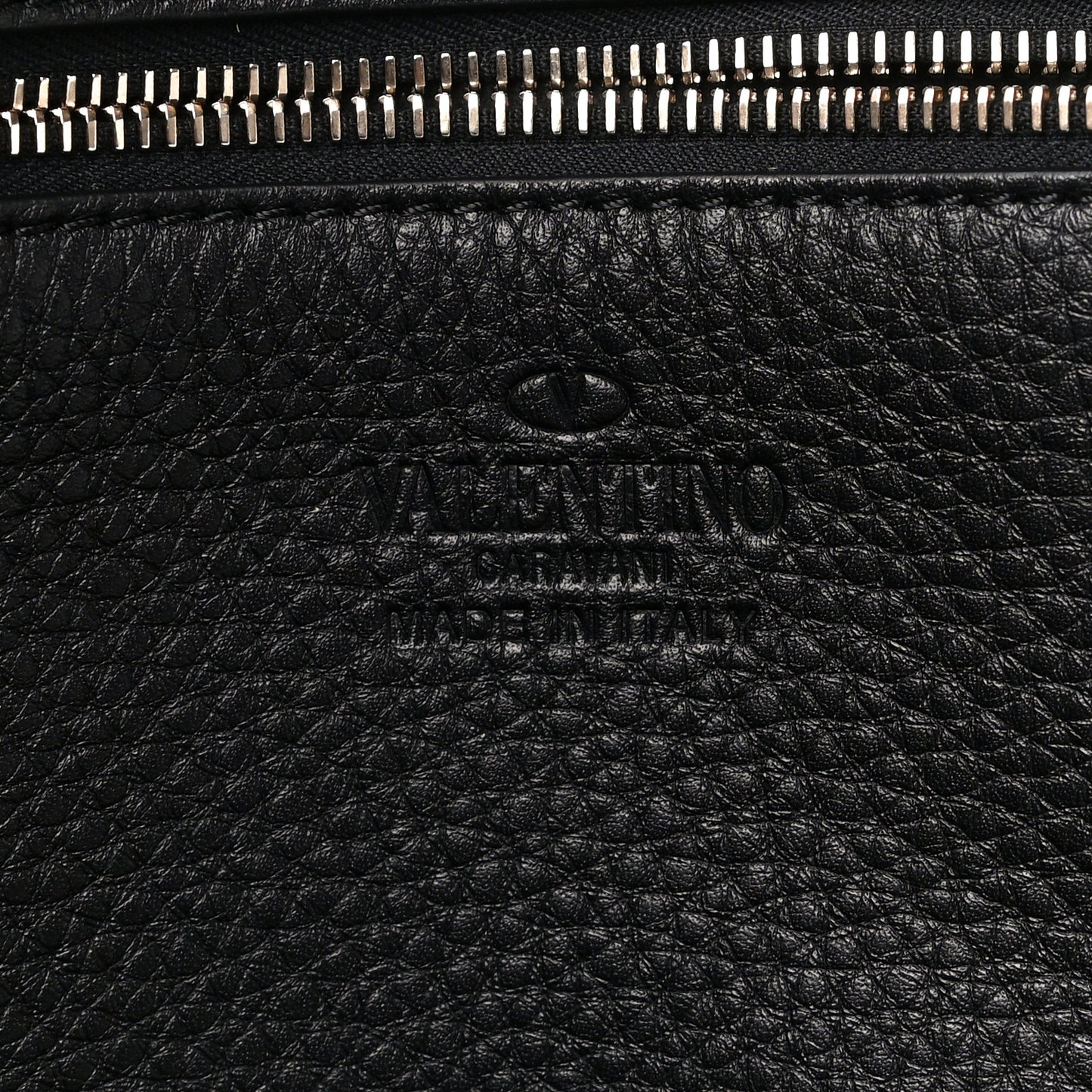 Pebbled Calfskin Medium Rockstud Tote Black