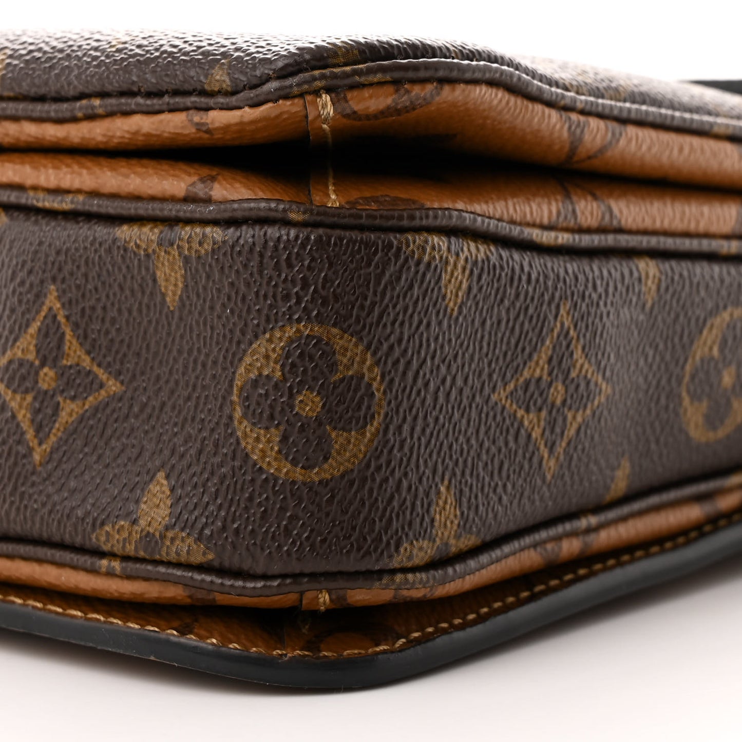 Reverse Monogram Pochette Metis