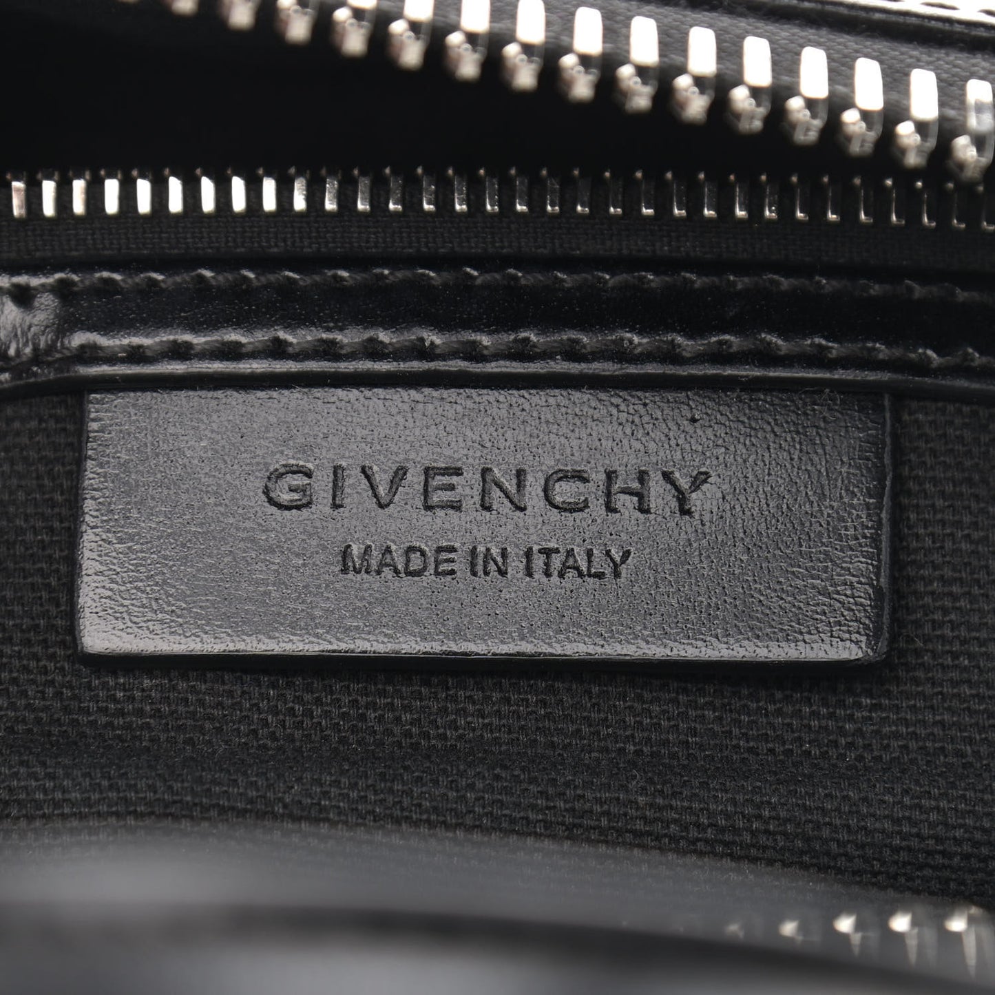 Shiny Lord Calfskin Small Antigona Black