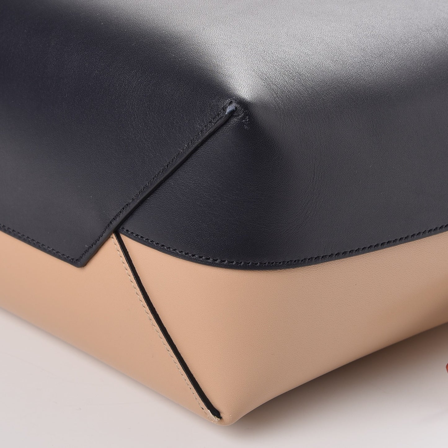 Shiny Smooth Calfskin Small Twisted Cabas Navy Beige