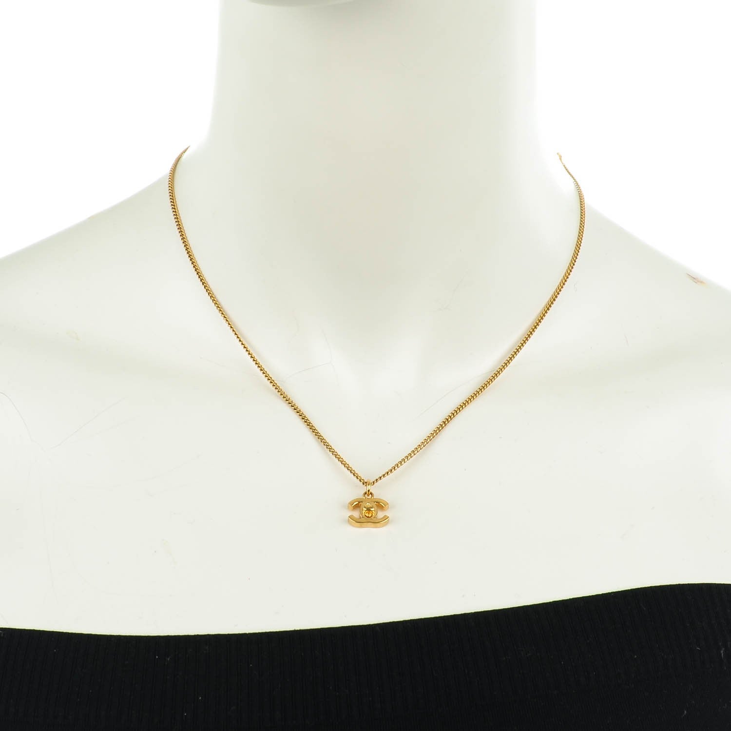 Chanel Turnlock CC Necklace Gold 3 of 7