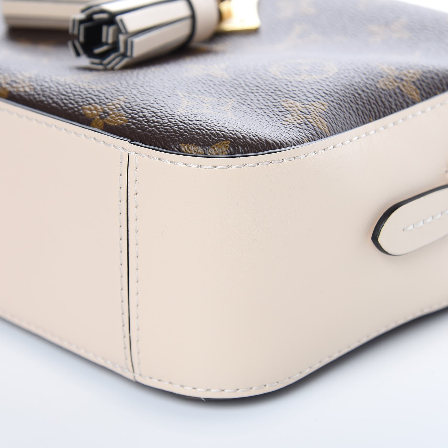 Louis Vuitton Monogram Saintonge Creme 9 of 9