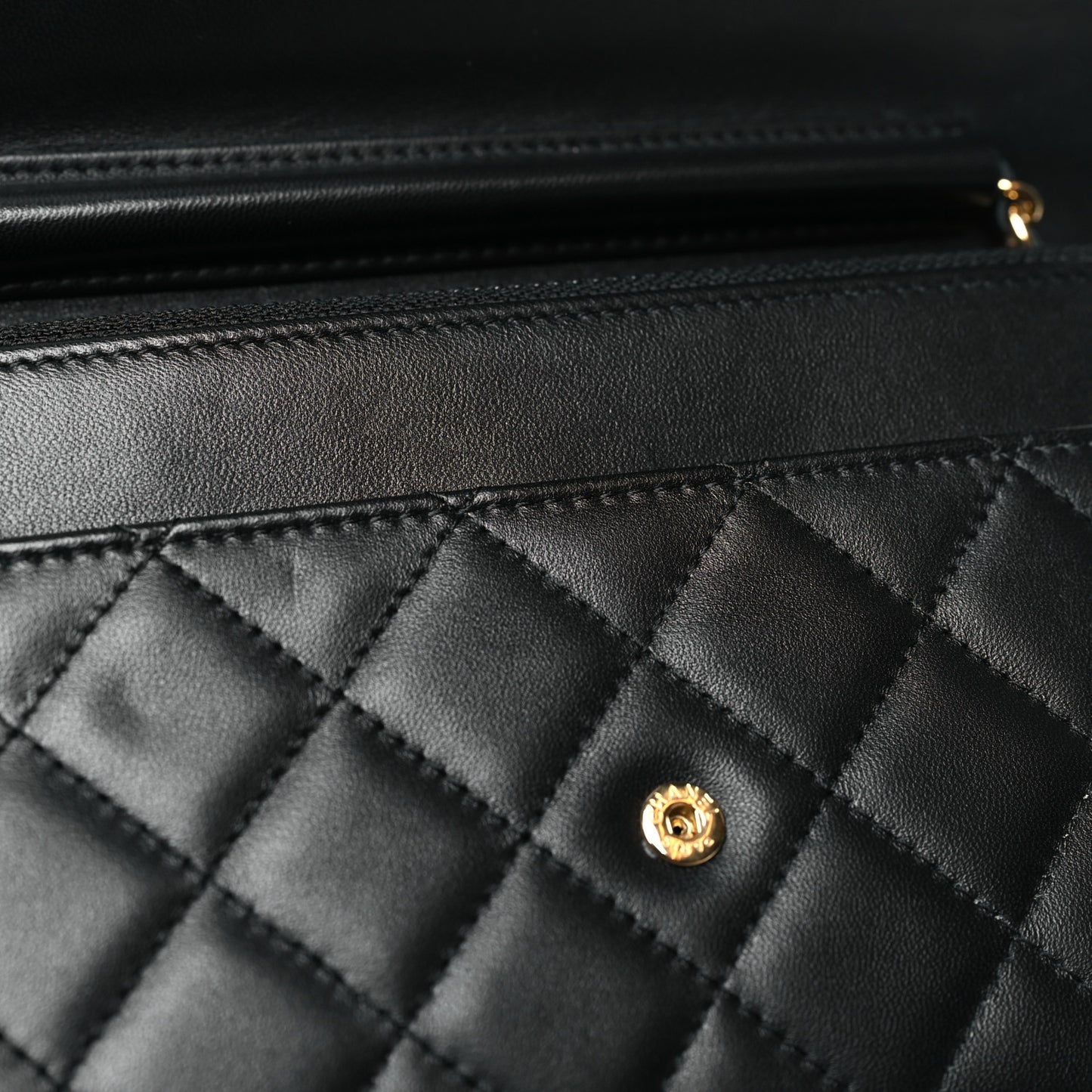 Lambskin Quilted Wallet On Chain WOC Black