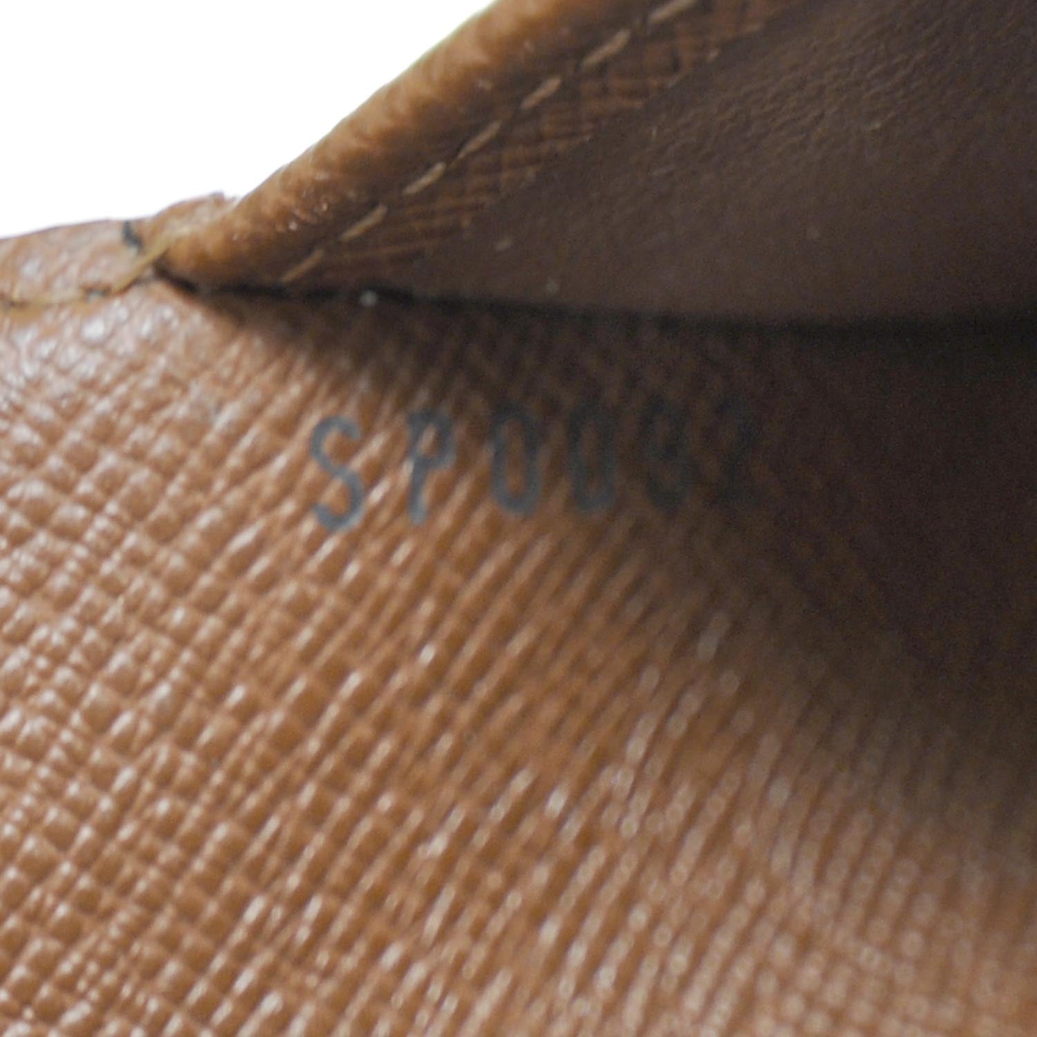 Louis Vuitton Monogram Small Ring Agenda 8 of 8