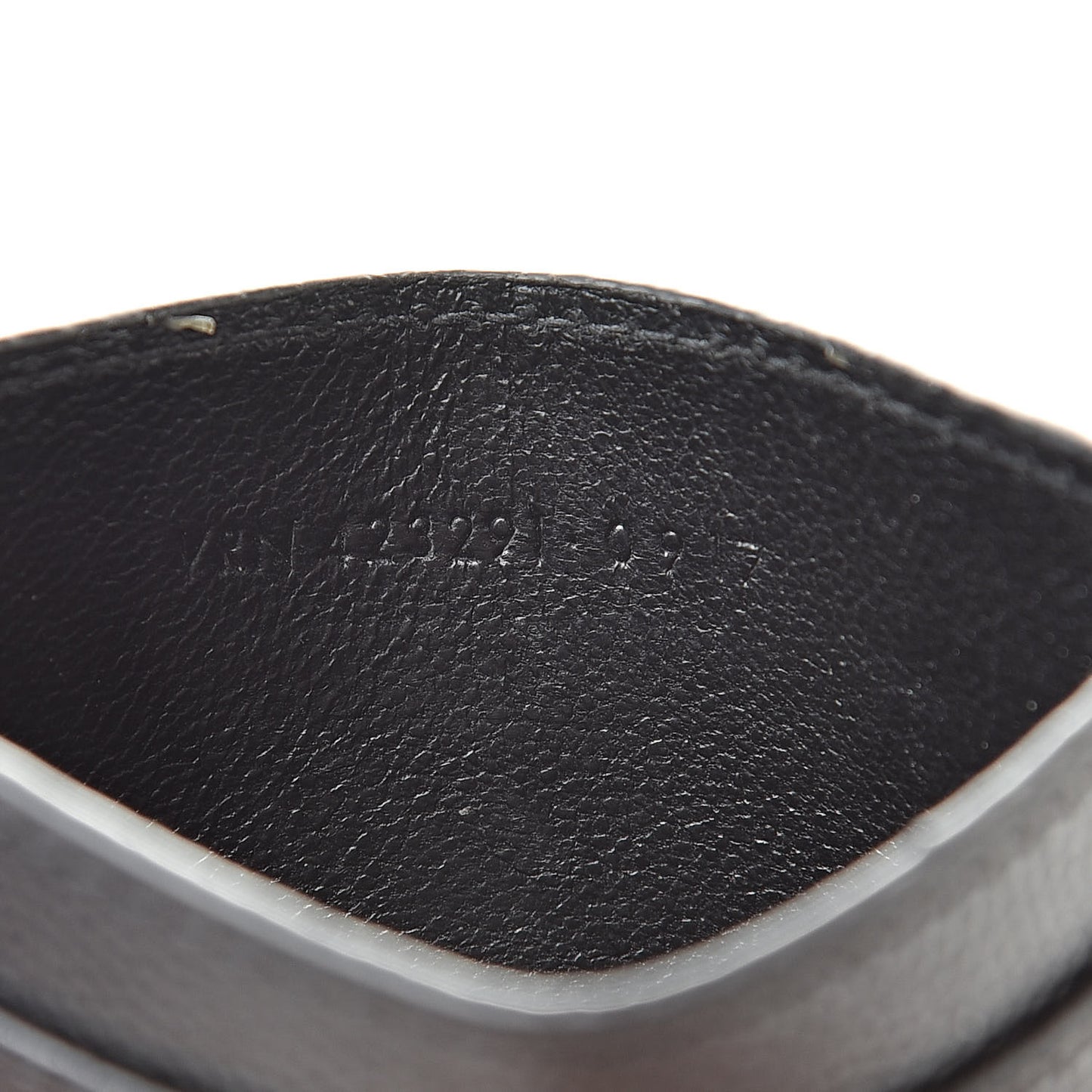 Grain De Poudre Matelasse Chevron Monogram Credit Card Case Black