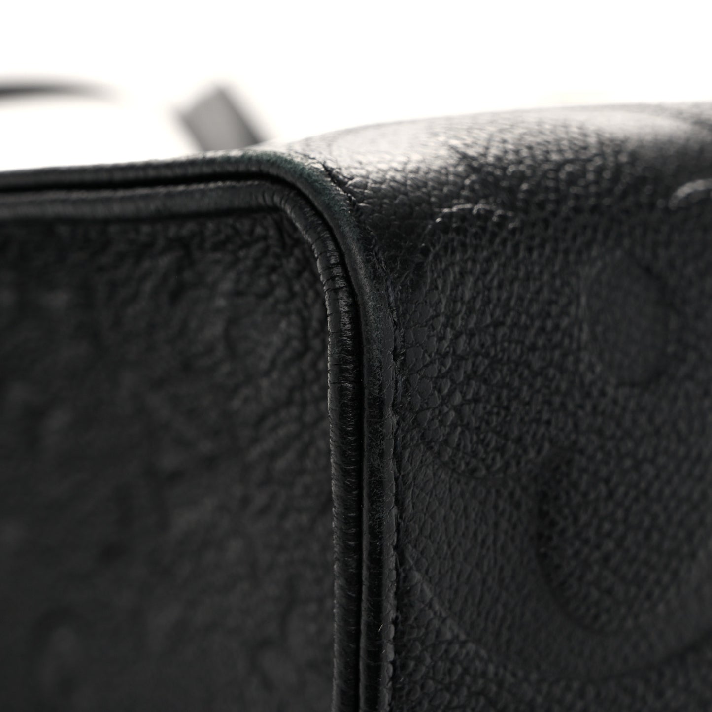 Empreinte Monogram Giant Onthego MM Black