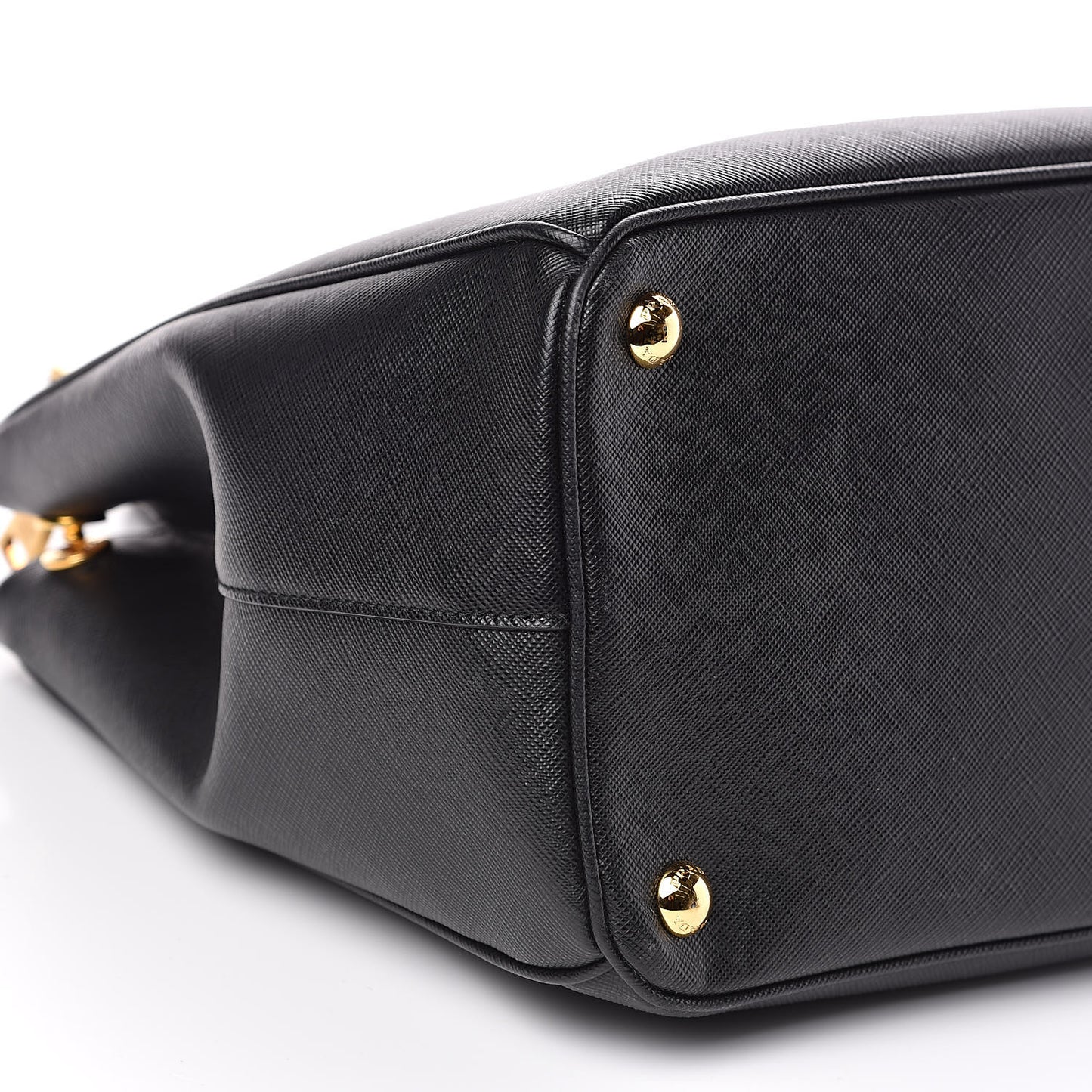 Saffiano Medium Galleria Double Zip Tote Black