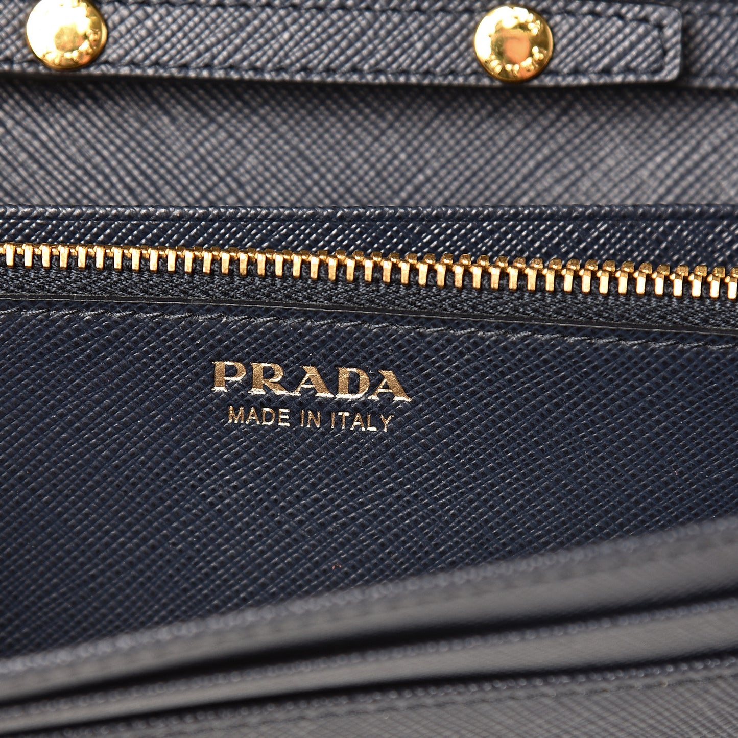 Saffiano Metal Oro Chain Wallet Baltico