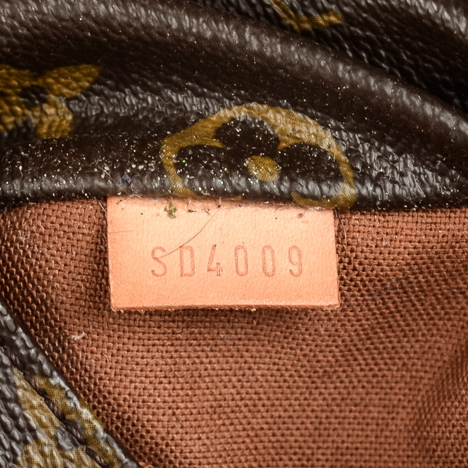 Louis Vuitton Monogram Totally MM 6 of 7