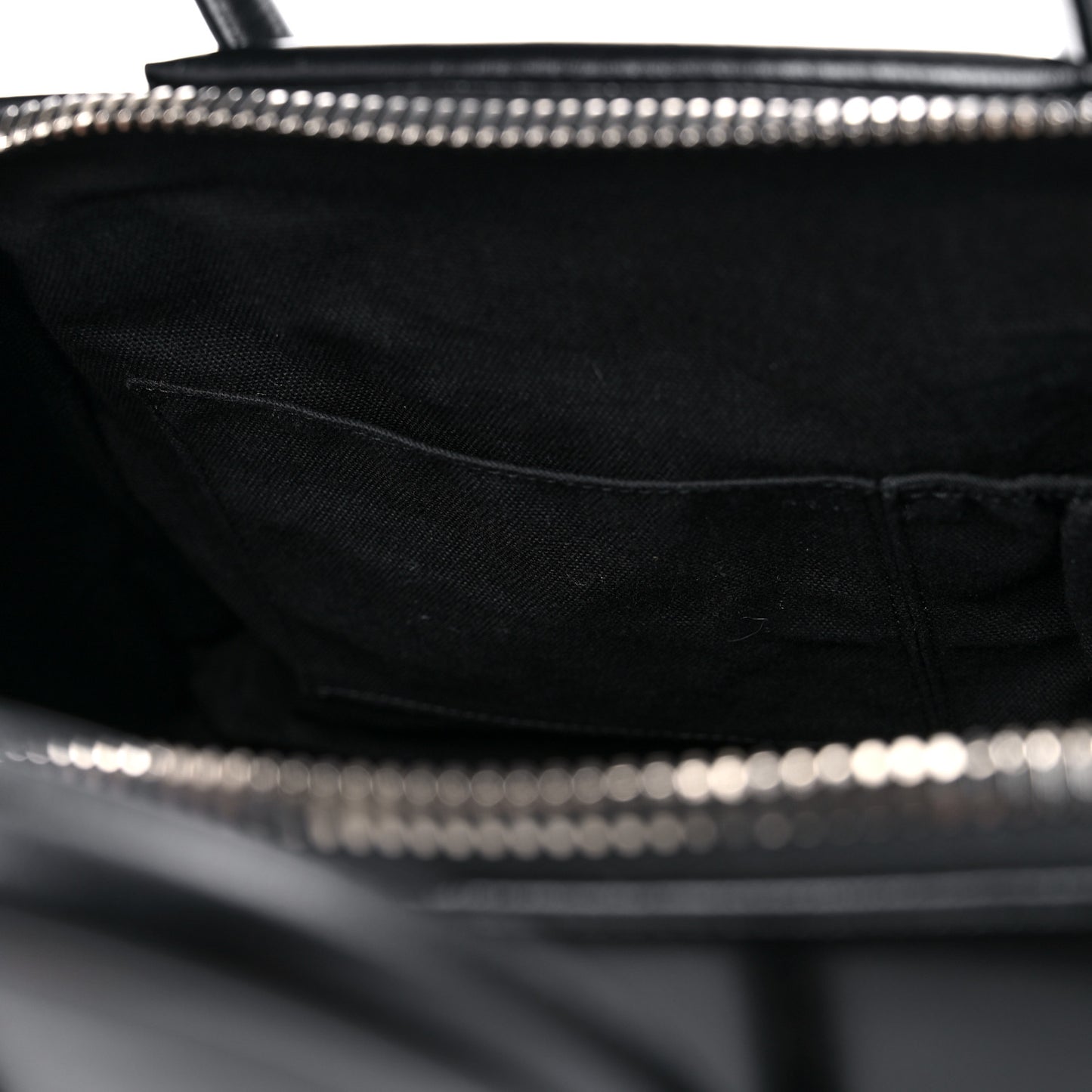 Shiny Lord Calfskin Medium Antigona Black