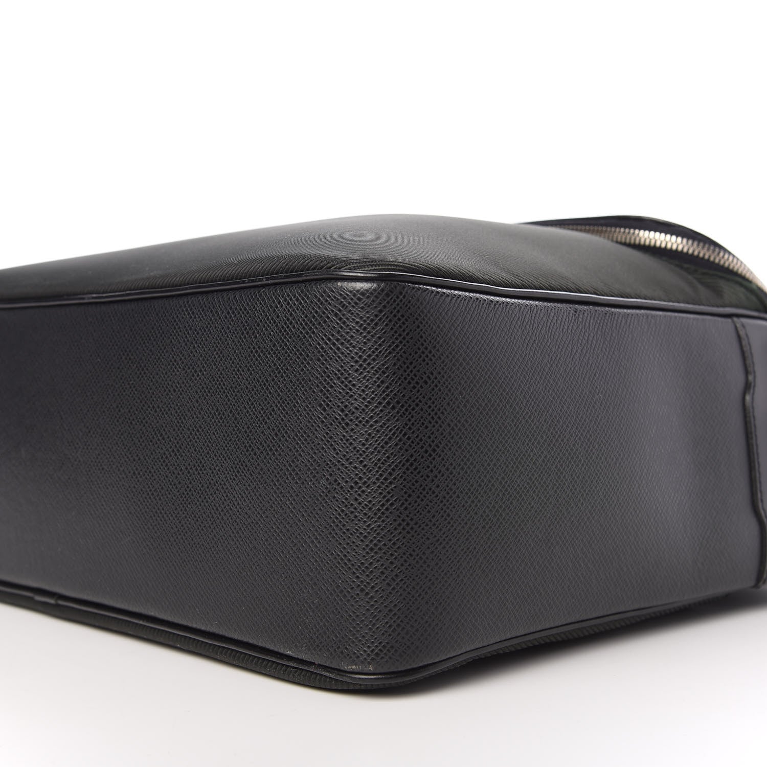 Louis Vuitton Taiga Taimyr Messenger Bag Ardoise 9 of 11