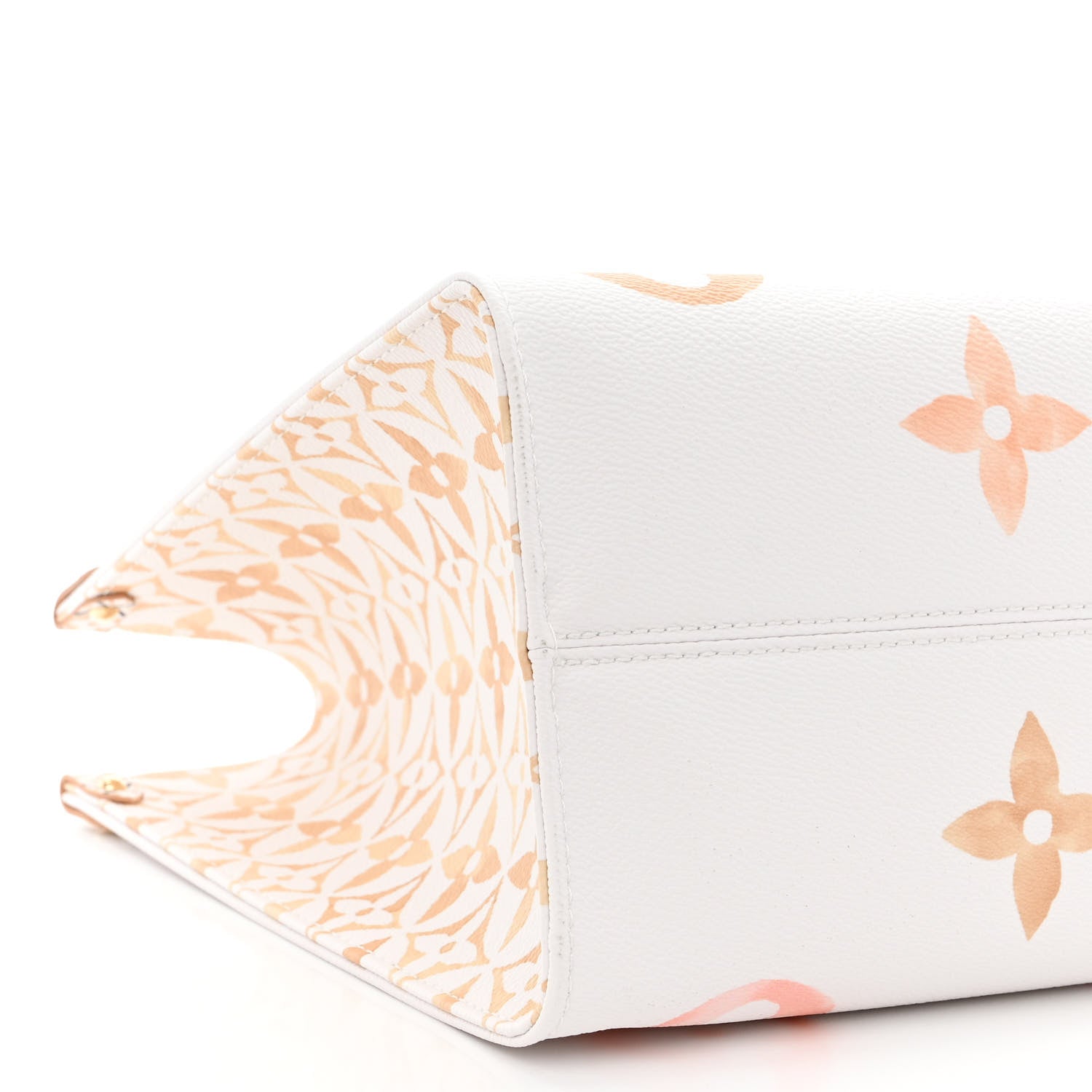 Louis Vuitton Monogram Giant By The Pool 2.0 Onthego MM Beige 8 of 10