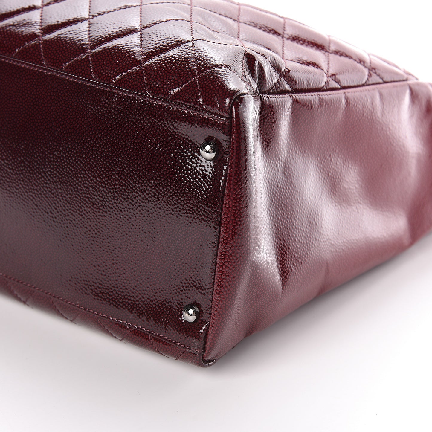 Patent Caviar Diamond Quilted Large Shine Reissue Tote Red
