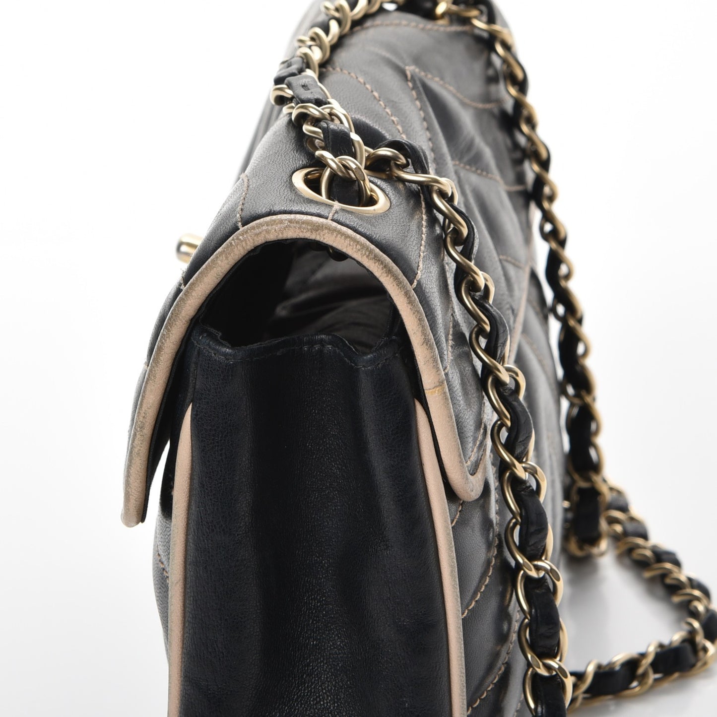 Lambskin Small Chevron Flap Black Beige