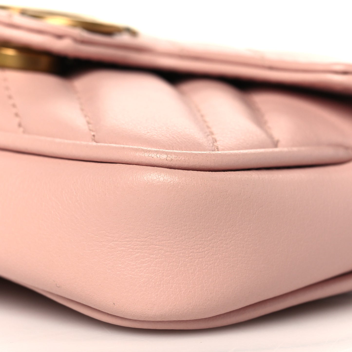 Calfskin Matelasse Heart GG Marmont 2.0 Coin Purse On A Chain Perfect Pink