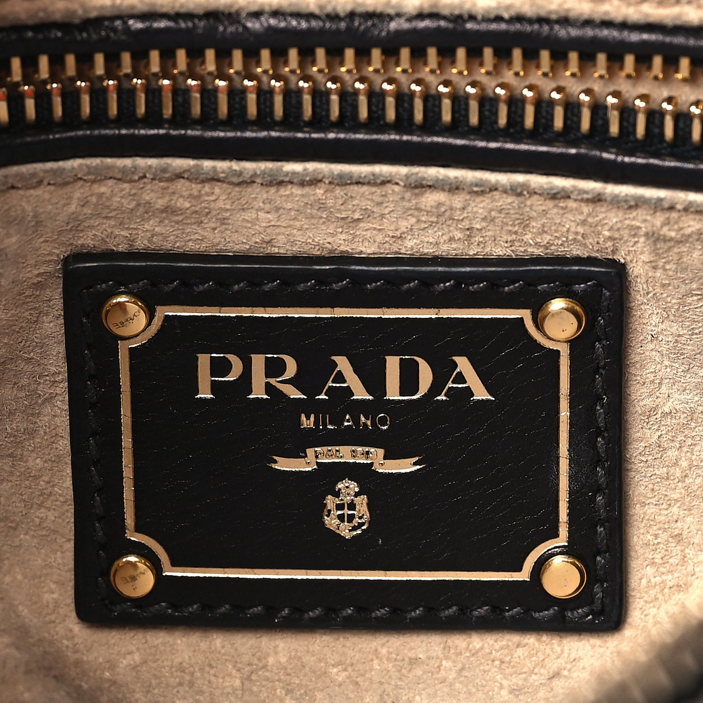 Glace Calf Studded Pushlock Chain Shoulder Bag Black