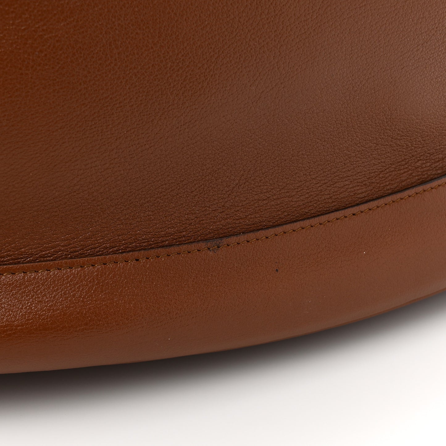 Calfskin Large Diana Round Tote Bag Cuir Black