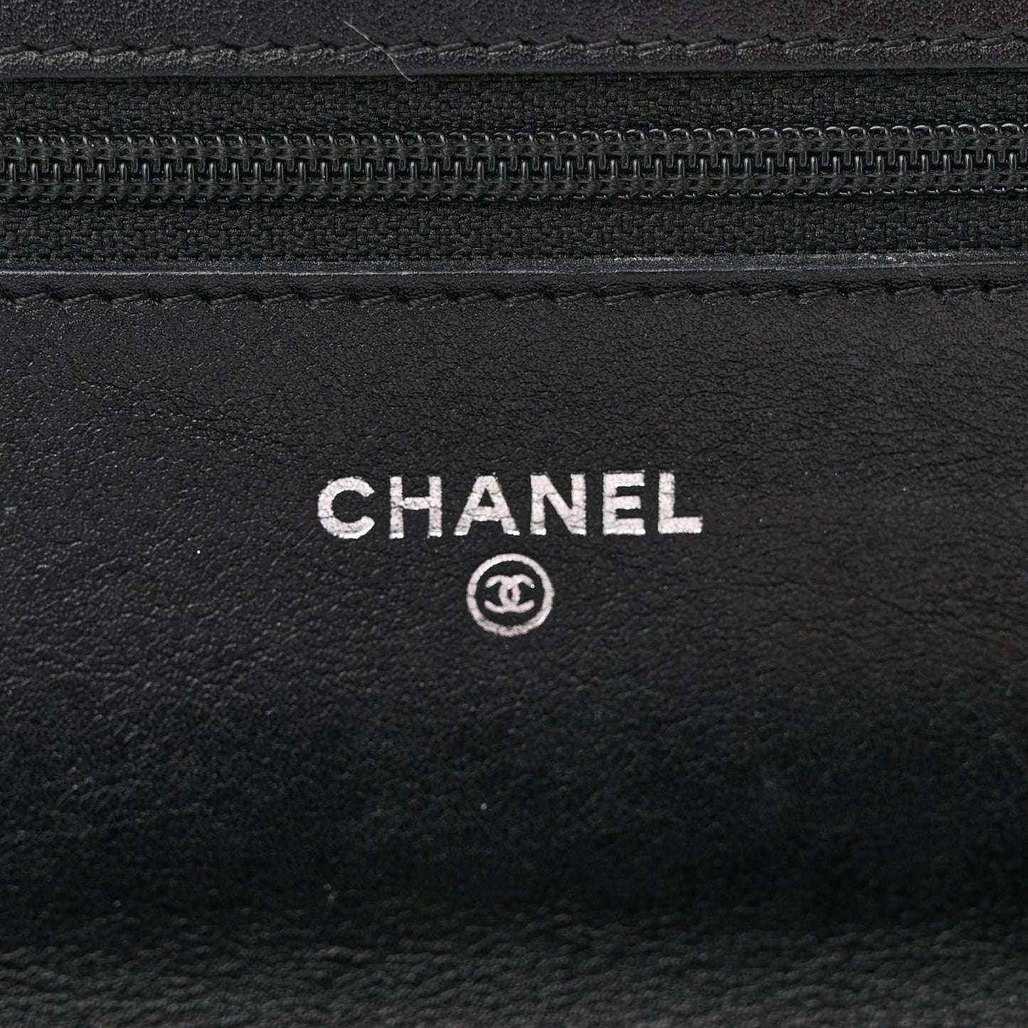 Glazed Calfskin Boy Wallet On Chain WOC Black