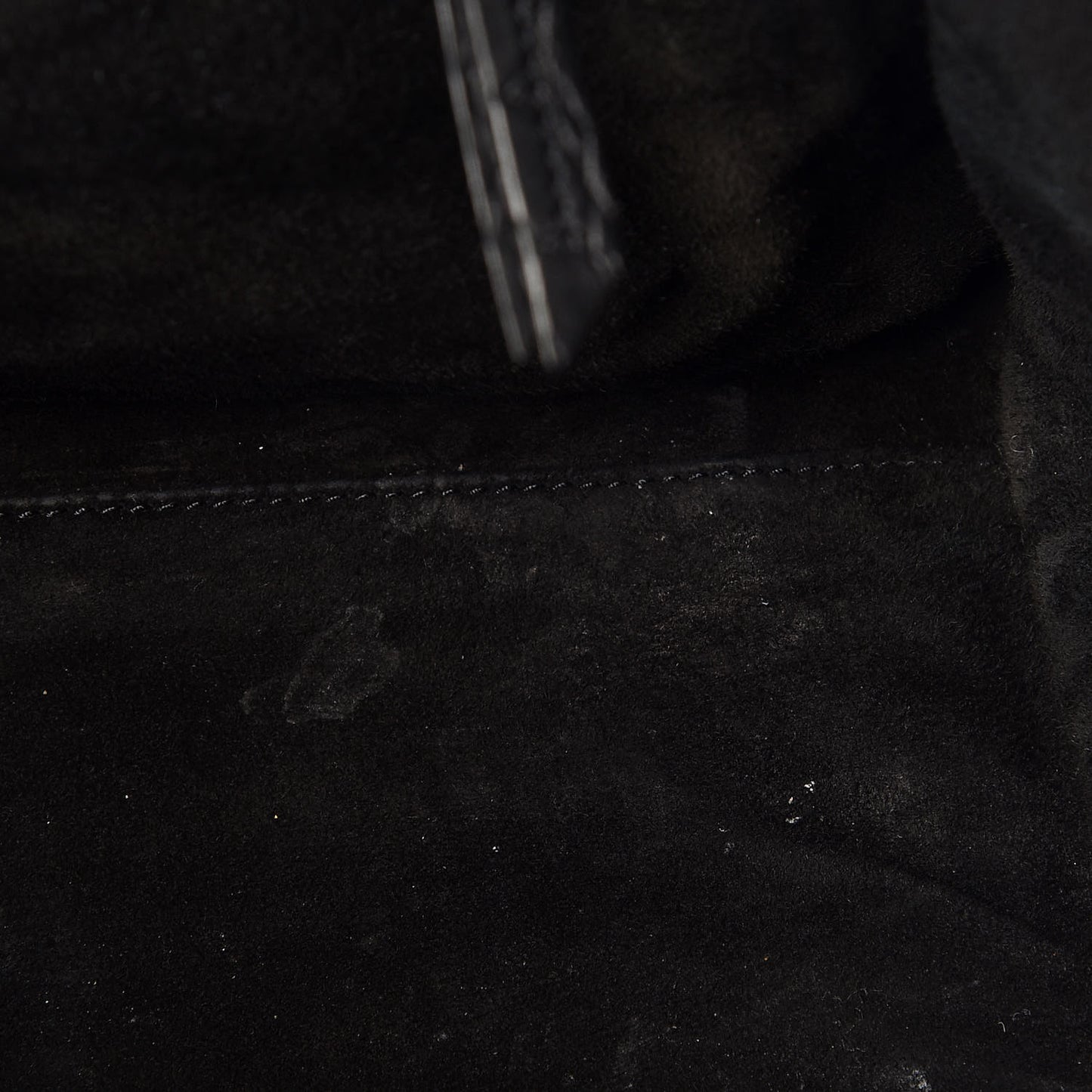Crocodile Embossed Calfskin Medium Phantom Luggage Black