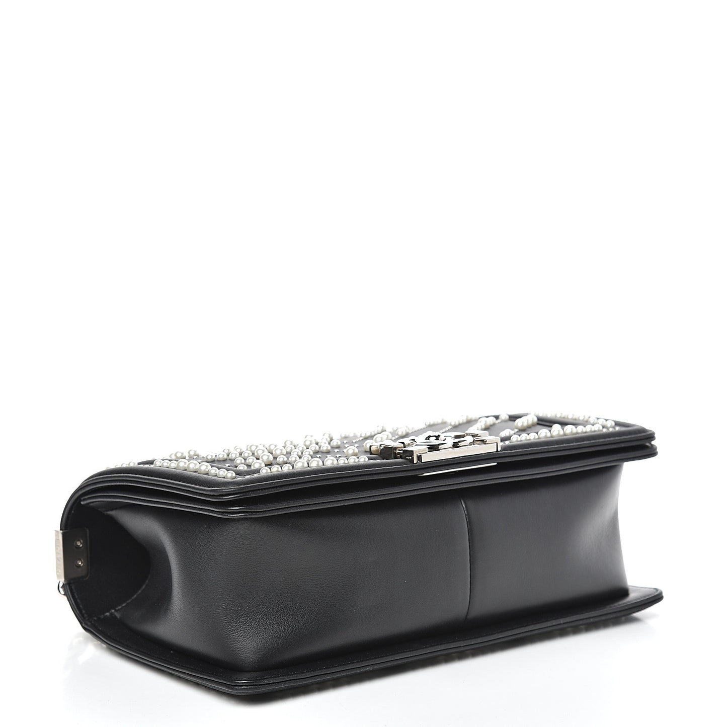 Calfskin Pearl Chevron Medium Boy Flap Black
