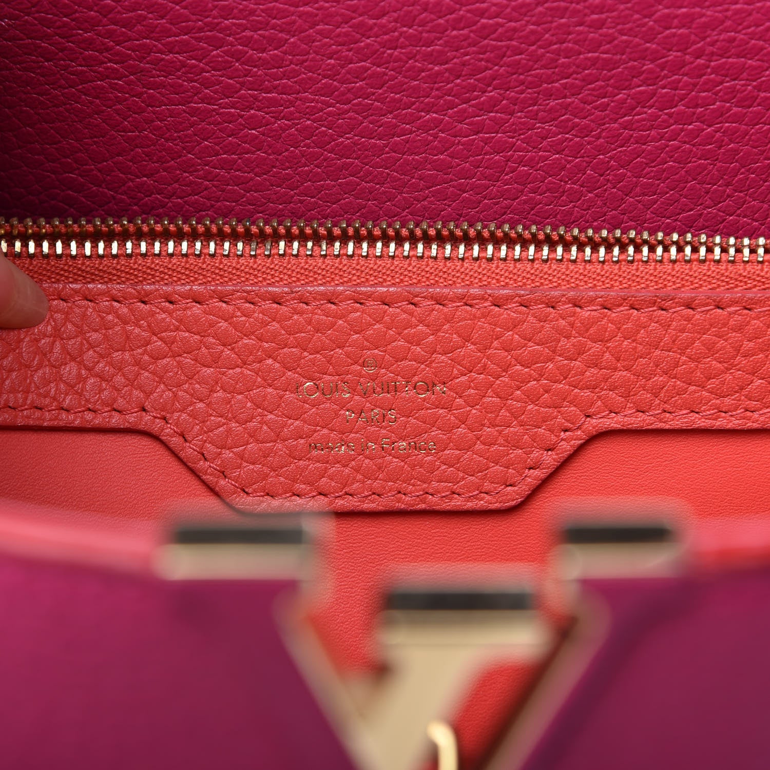 Louis Vuitton Taurillon Capucines MM Hibiscus Flamingo 6 of 10