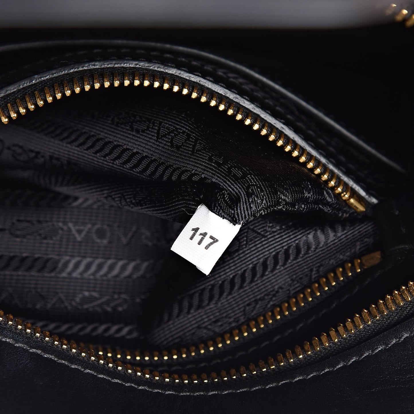 Saffiano City Calfskin Small Esplanade Tote Black