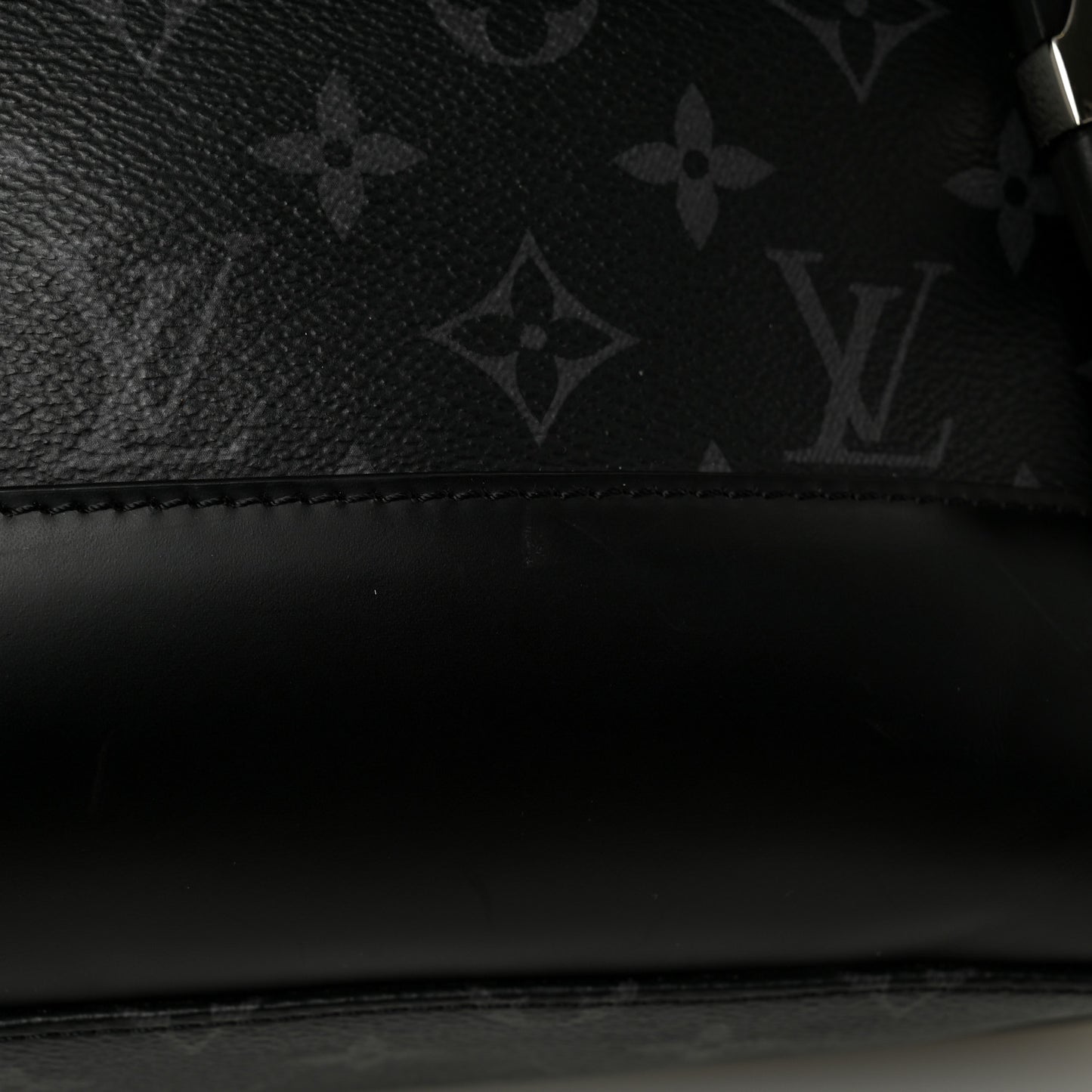 Monogram Eclipse Voyager PM Messenger
