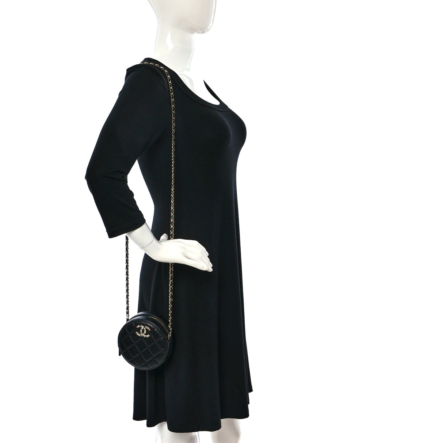 Lambskin Quilted Zirconium Round Clutch With Chain Black