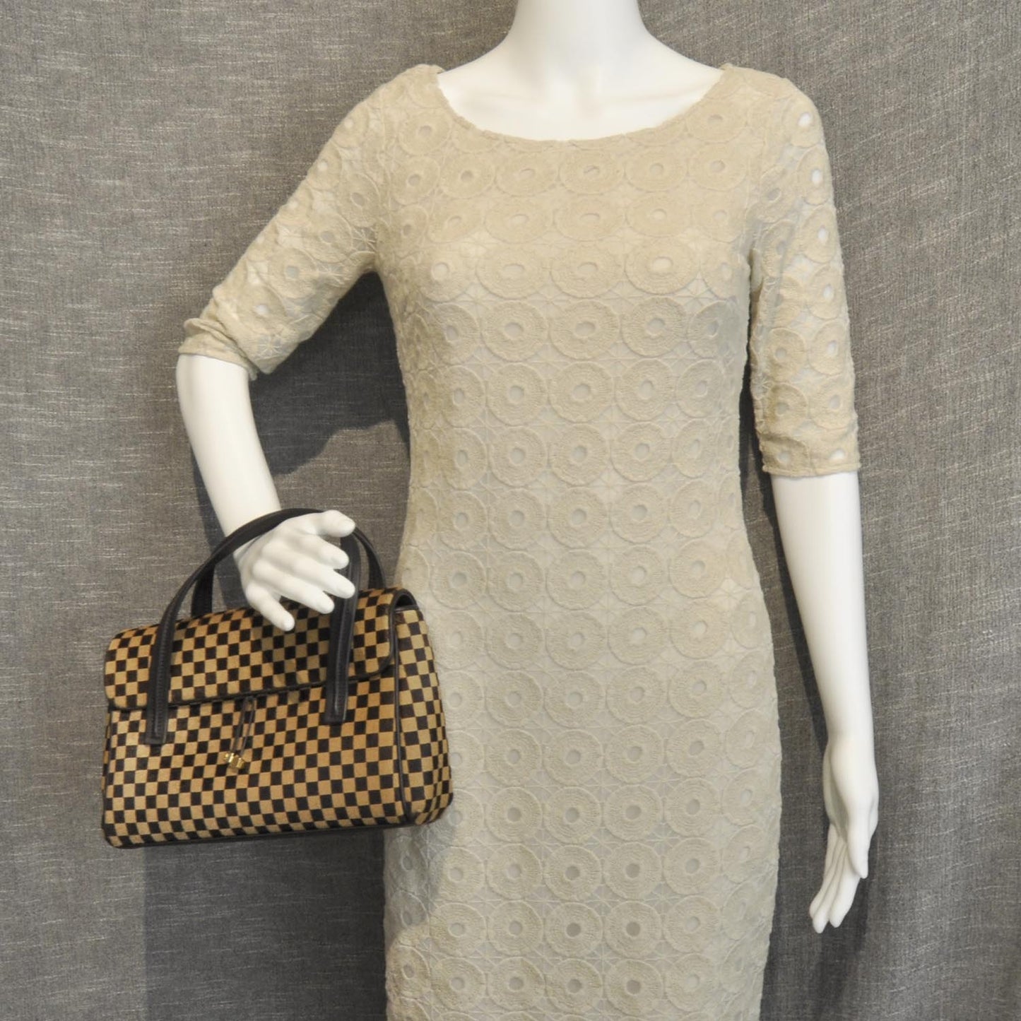 Damier Sauvage Lionne