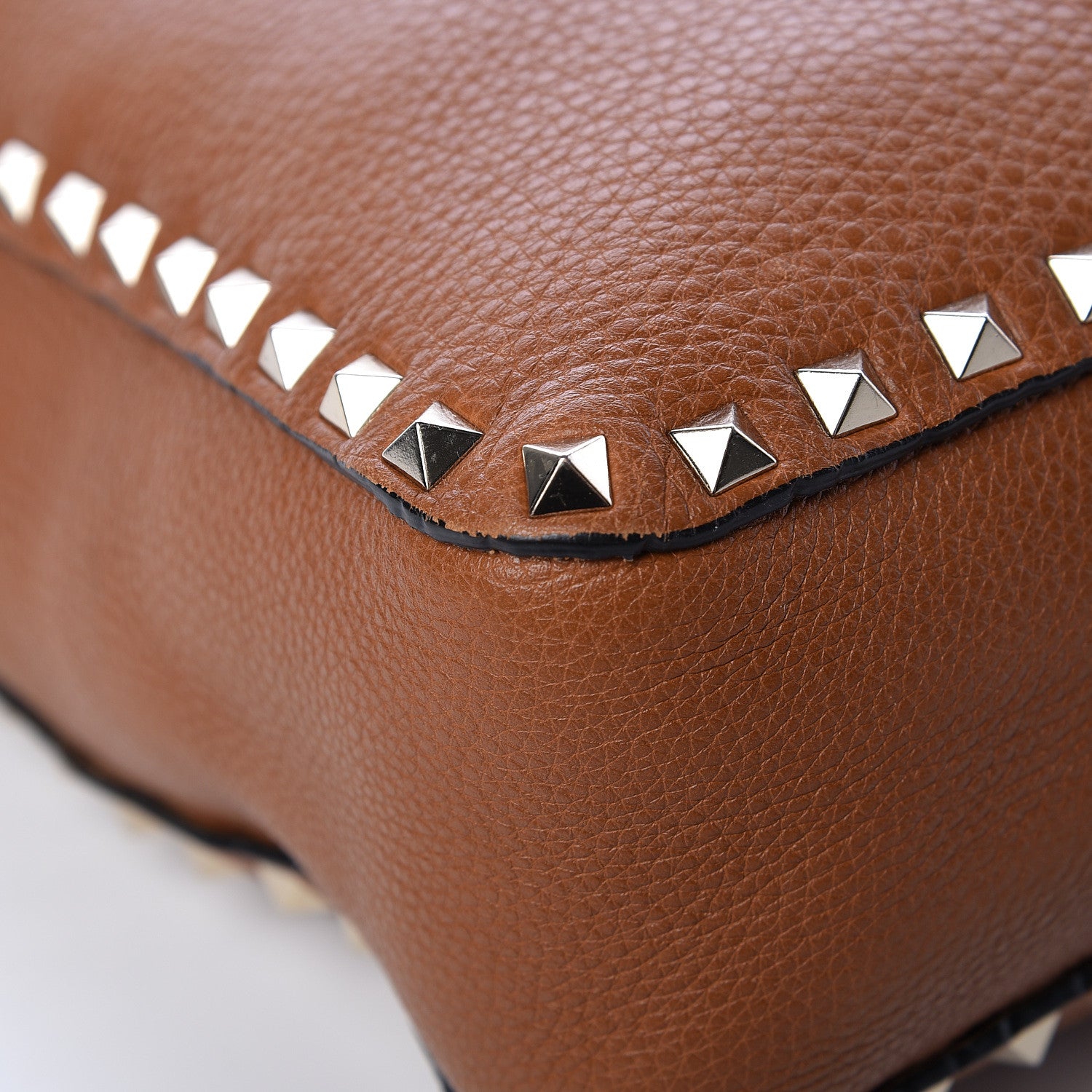 Valentino Garavani Pebbled Calfskin Small Rockstud Flip-Lock Messenger Bag Light Cuir 9 of 13