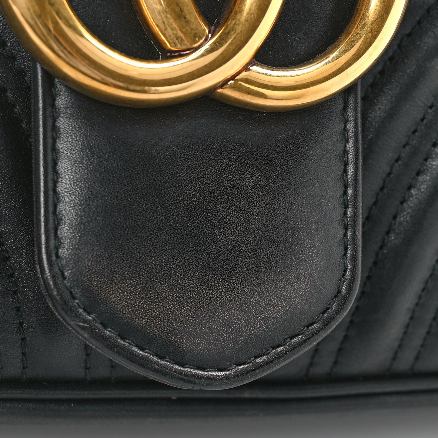 Calfskin Matelasse Medium GG Marmont Shoulder Bag Black