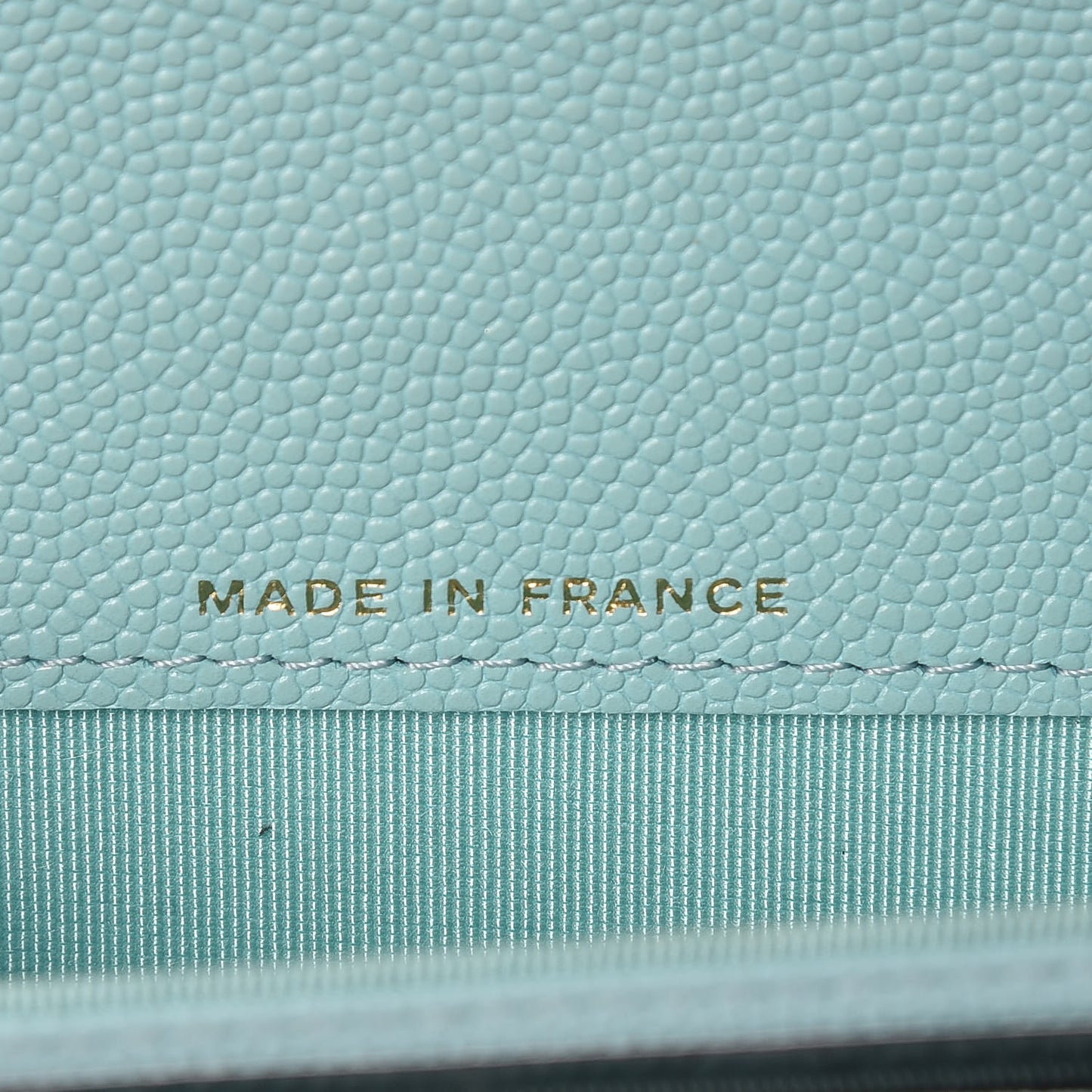 Caviar Quilted Card Holder Light Blue