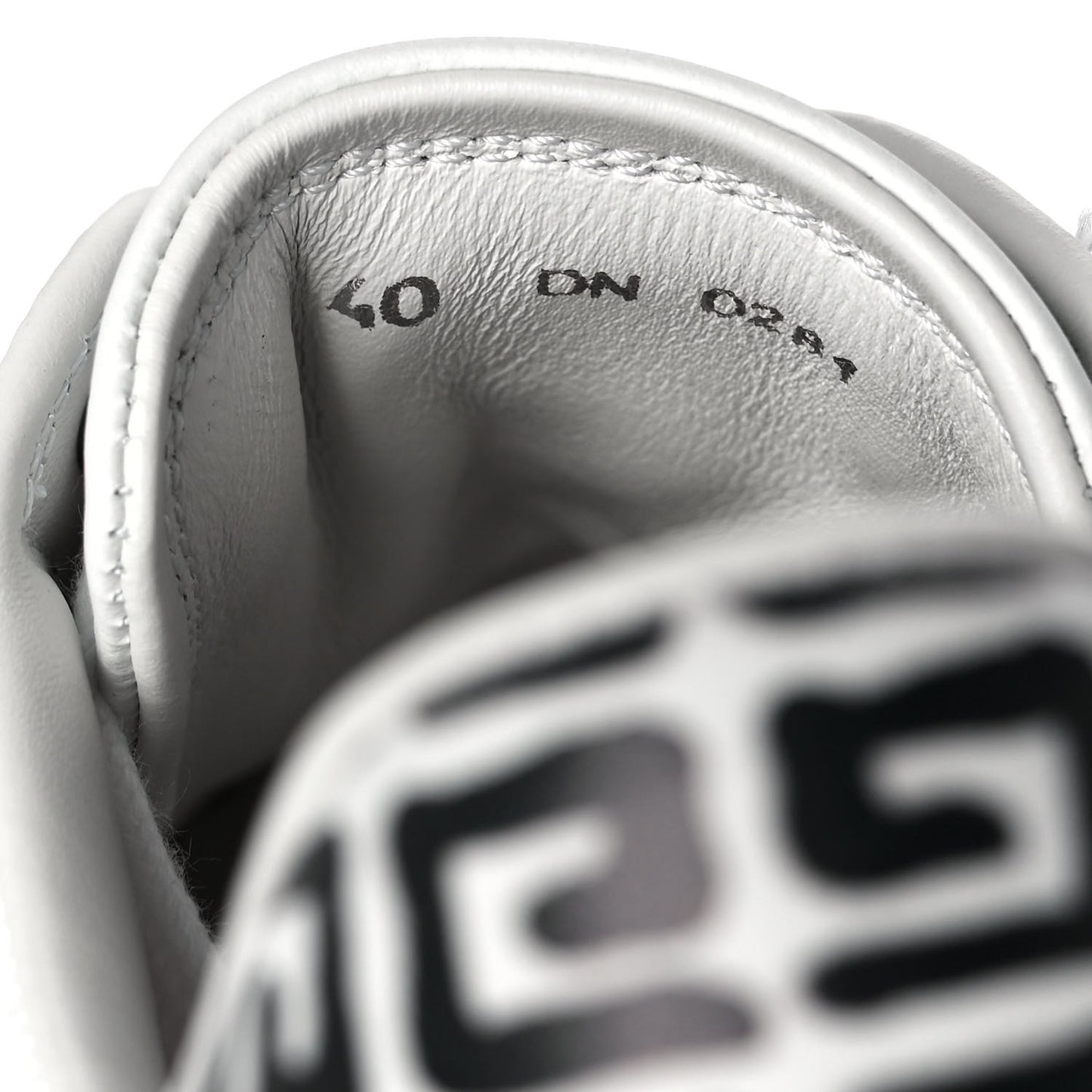 Calfskin City Sport Sneakers 40 White Black