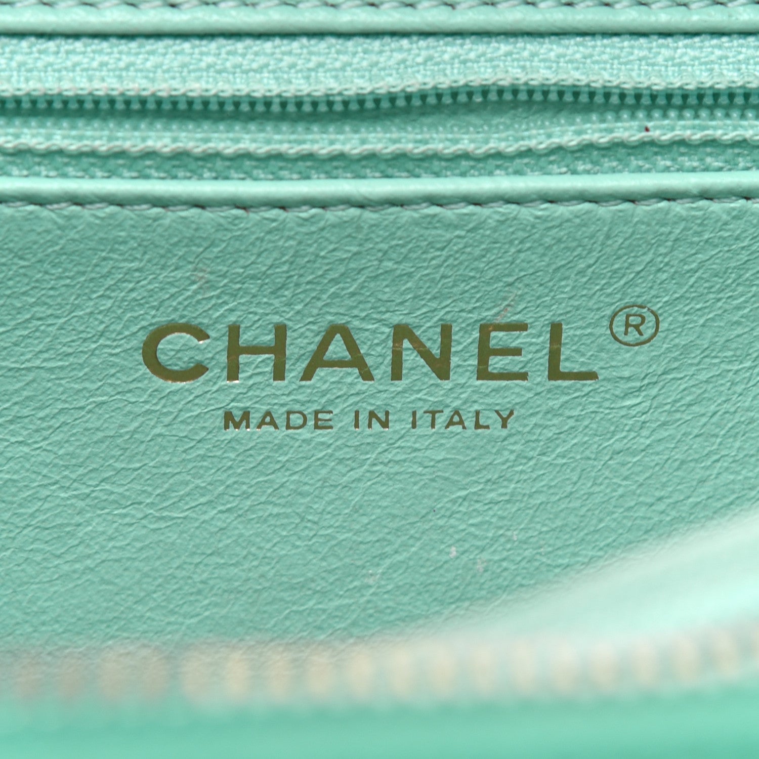 Chanel Caviar Quilted Medium CC Filigree Vanity Case Green 9 of 22