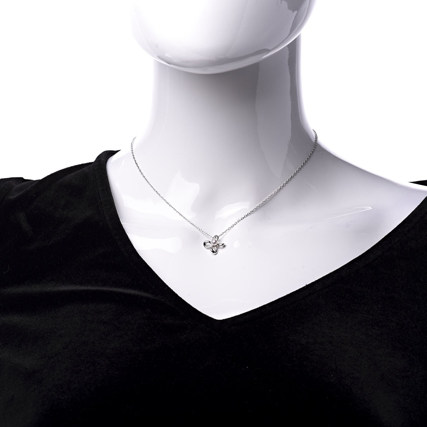 Mikimoto 18K White Gold Pearl 4mm Flower Pendant Necklace 2 of 6
