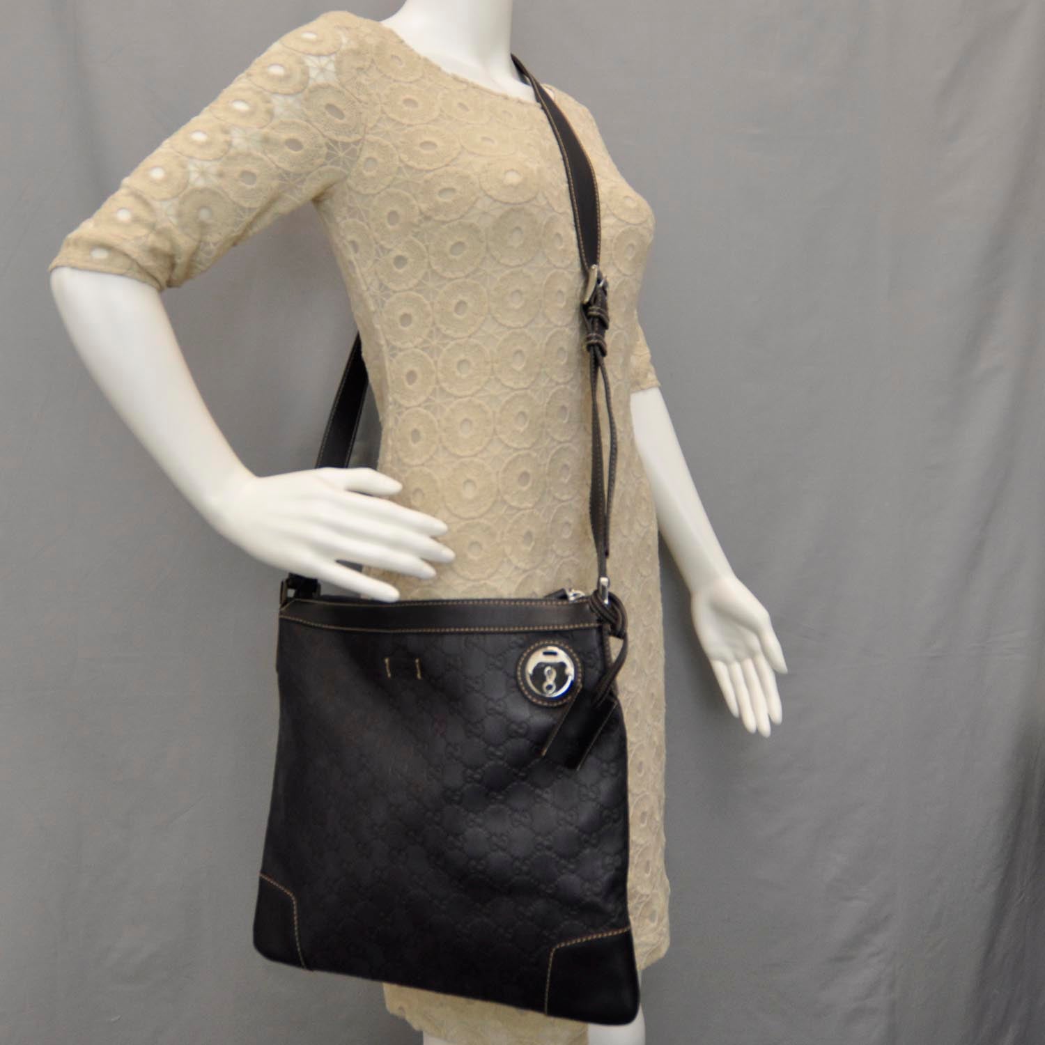 Gucci Guccissima Messenger Navy 2 of 9
