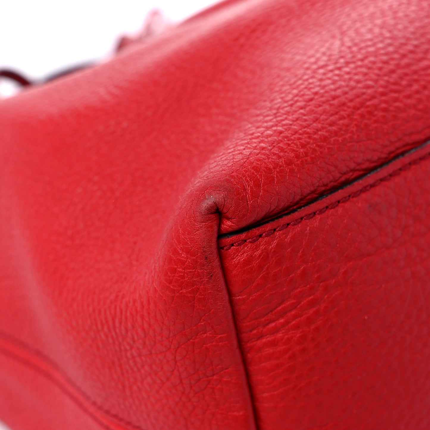Pebbled Calfskin Medium Soho Chain Shoulder Bag Tabasco Red