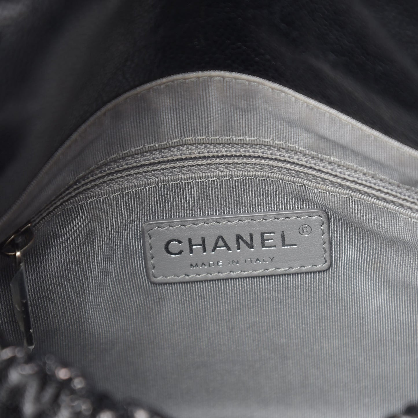 Caviar Quilted Medium Elastic Flap Black