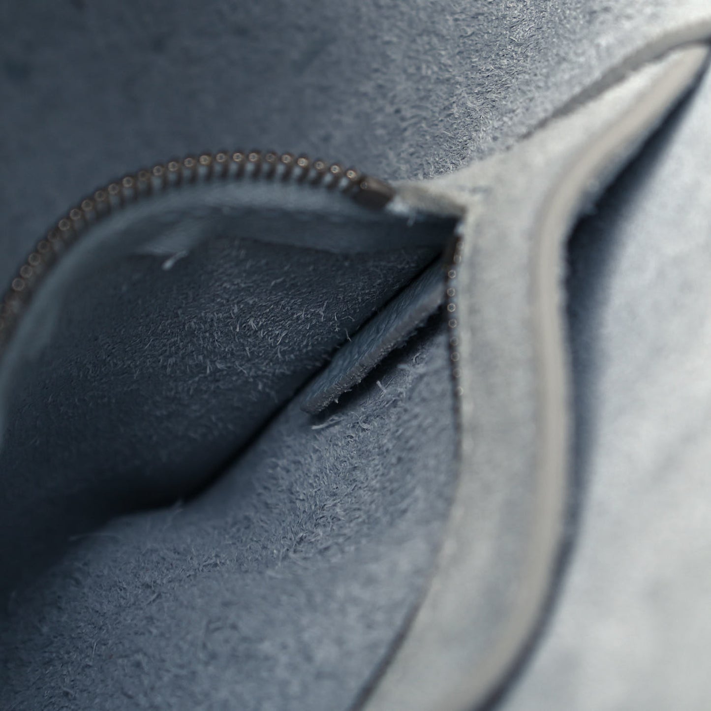 Soft Grained Calfskin Small Sangle Bucket Bag Storm