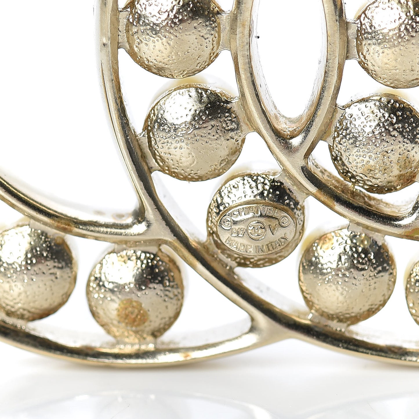 Pearl CC Brooch Gold