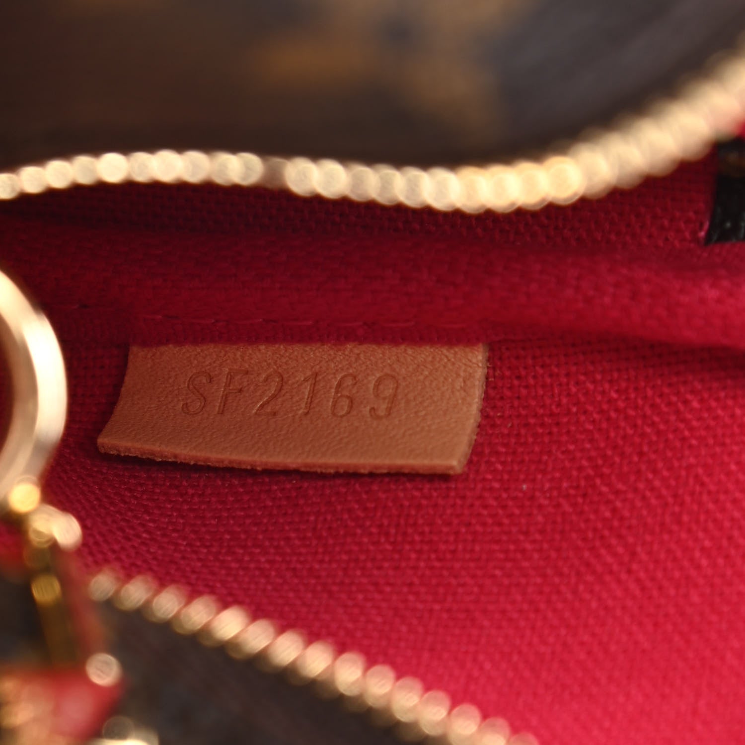 Louis Vuitton Monogram 2019 Christmas Animation Mini Courchevel Pochette Accessories Fuchsia 7 of 7