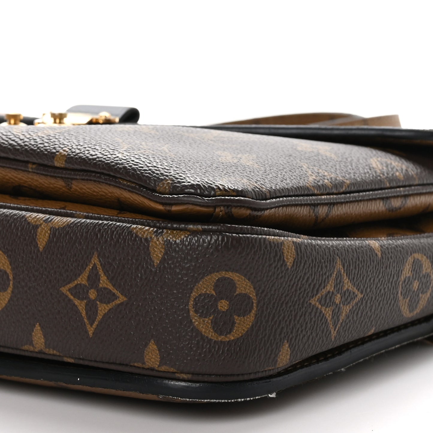 Reverse Monogram Pochette Metis