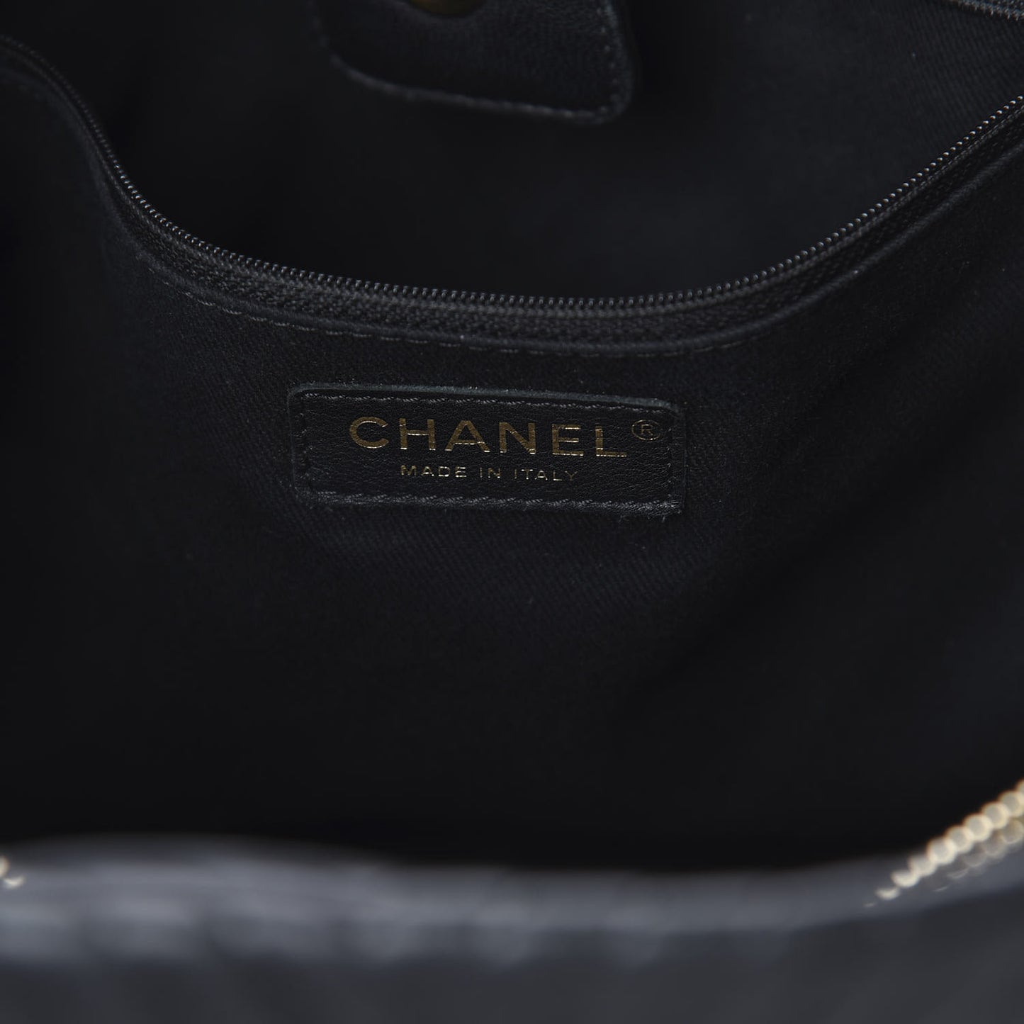 Wrinkled Lambskin Chevron Quilted Large Surpique Tote Black