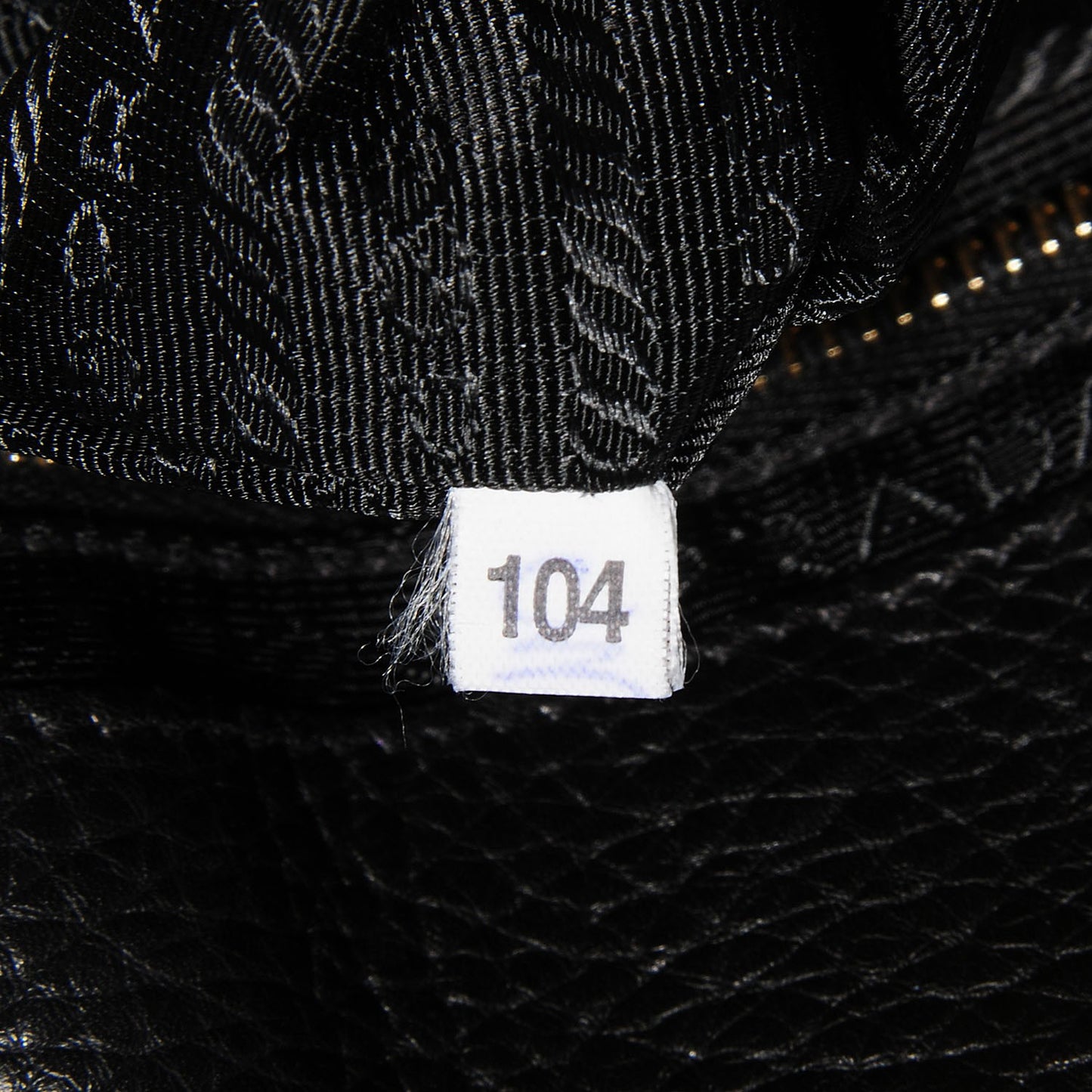 Vitello Daino Pushlock Hobo Black