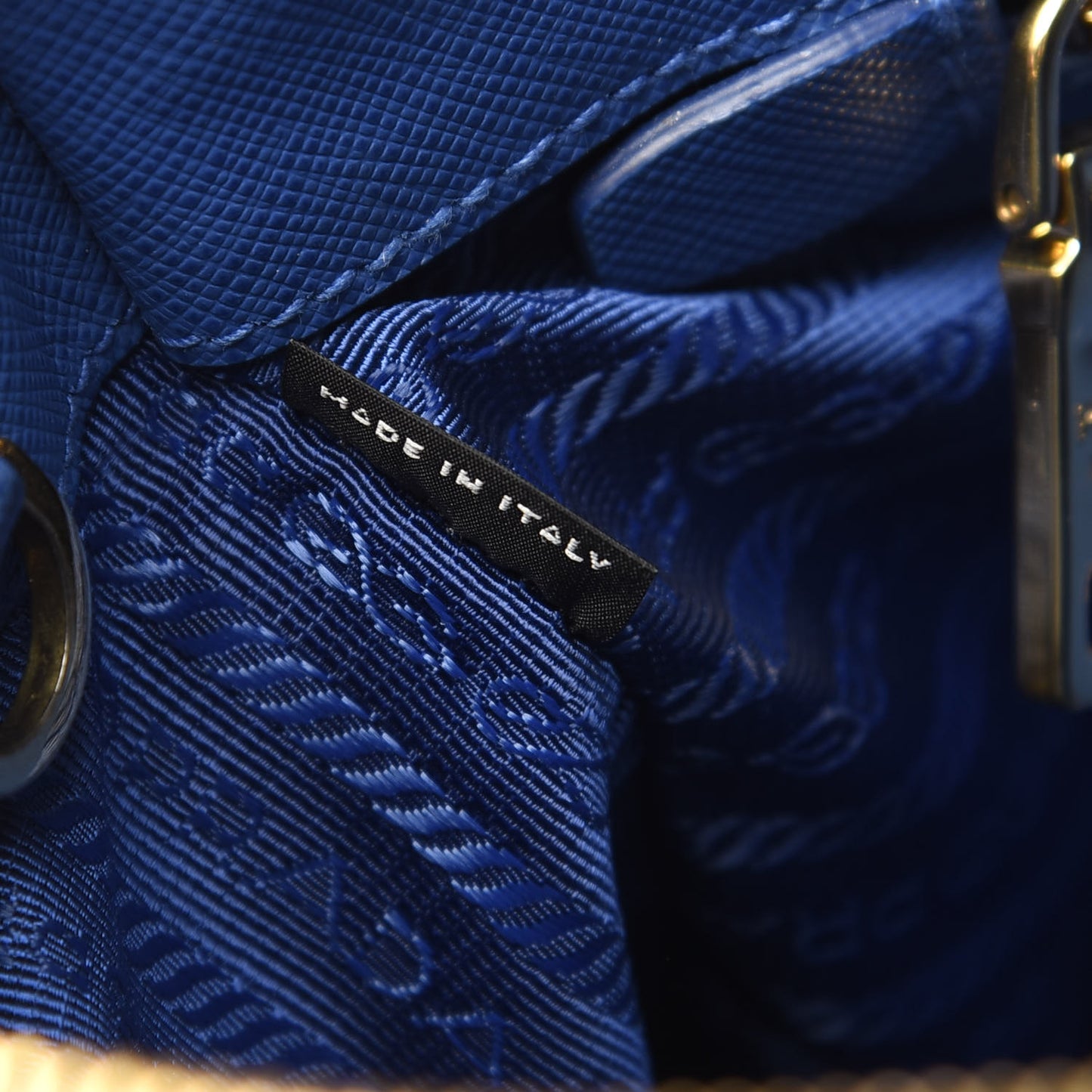 Saffiano Medium Galleria Double Zip Tote Azzurro