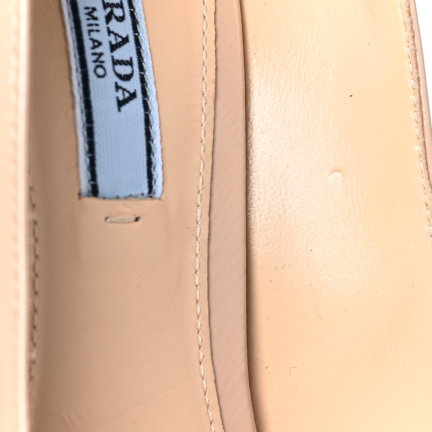 Saffiano Patent Pumps 38.5 Cipria